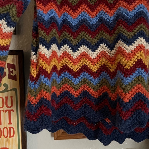 Colorful Chevron Pattern Sweater - Picture 3 of 3